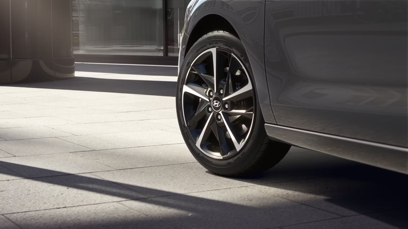 hyundai_i30wagon_greypearl_wheel